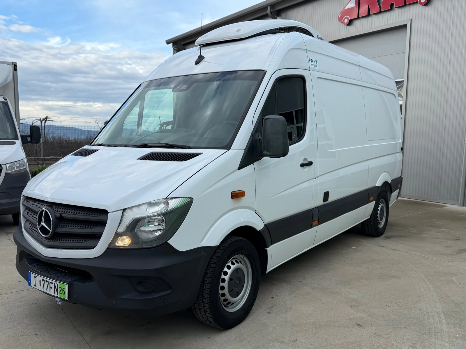 Mercedes-Benz Sprinter 316 EURO6!ХЛАДИЛЕН!ТОПFULL!, снимка 3 - Бусове и автобуси - 53829129
