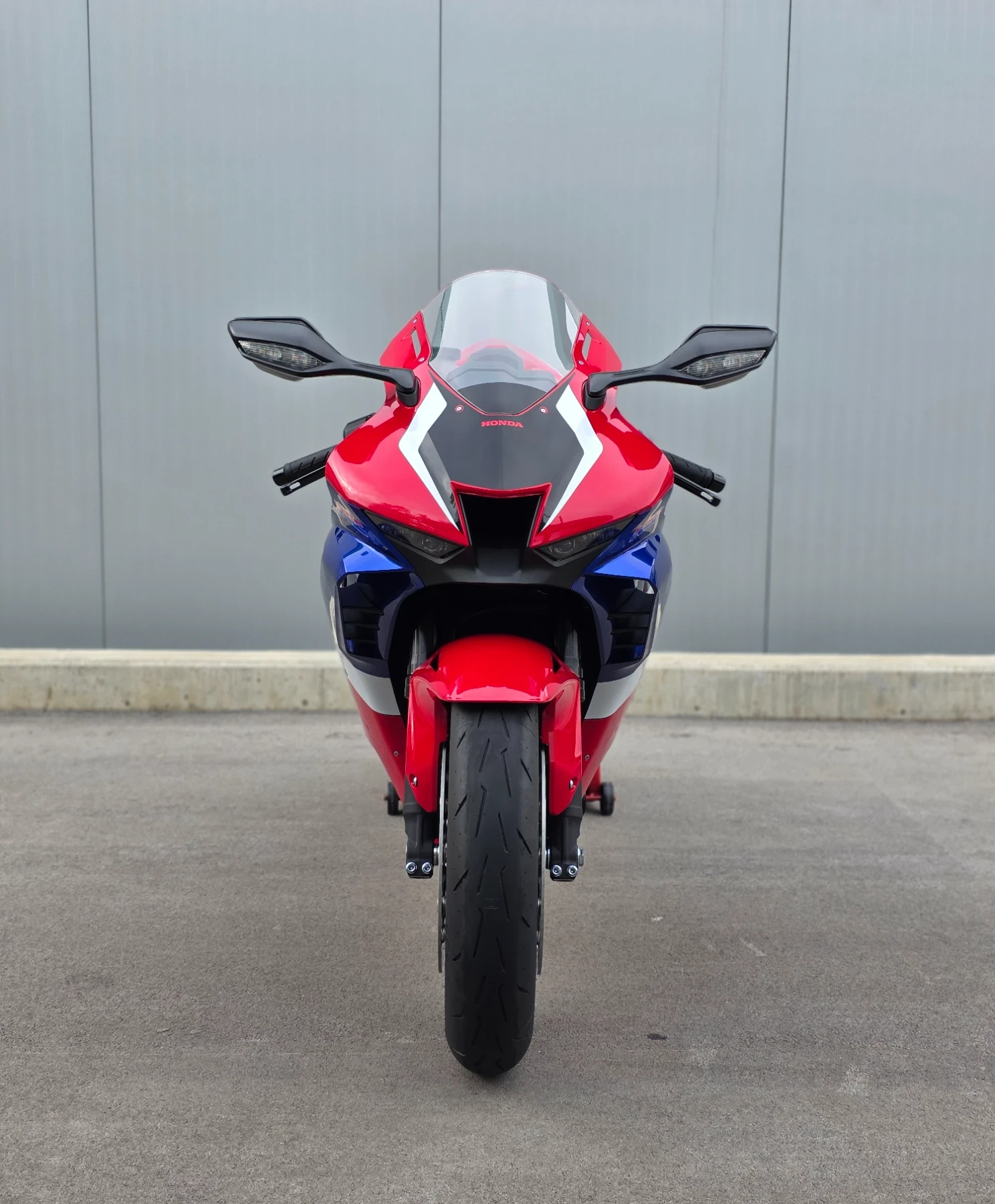 Honda Cbr  1000 RR-R / SC82 / 2022 - изображение 4