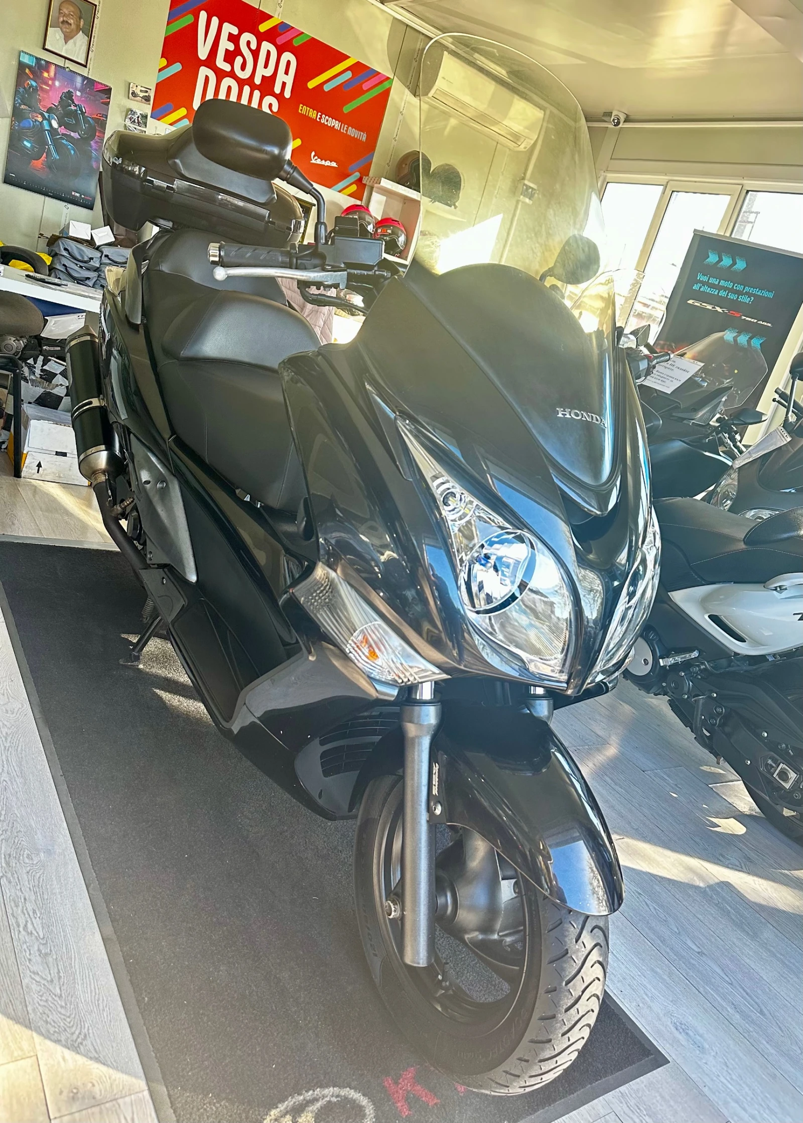 Honda Silver Wing SWT600i ABS - изображение 8