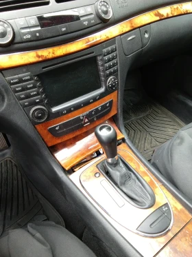 Mercedes-Benz E 220, снимка 3