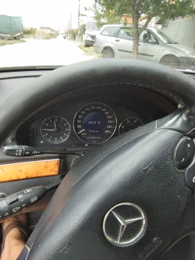 Mercedes-Benz E 220, снимка 8