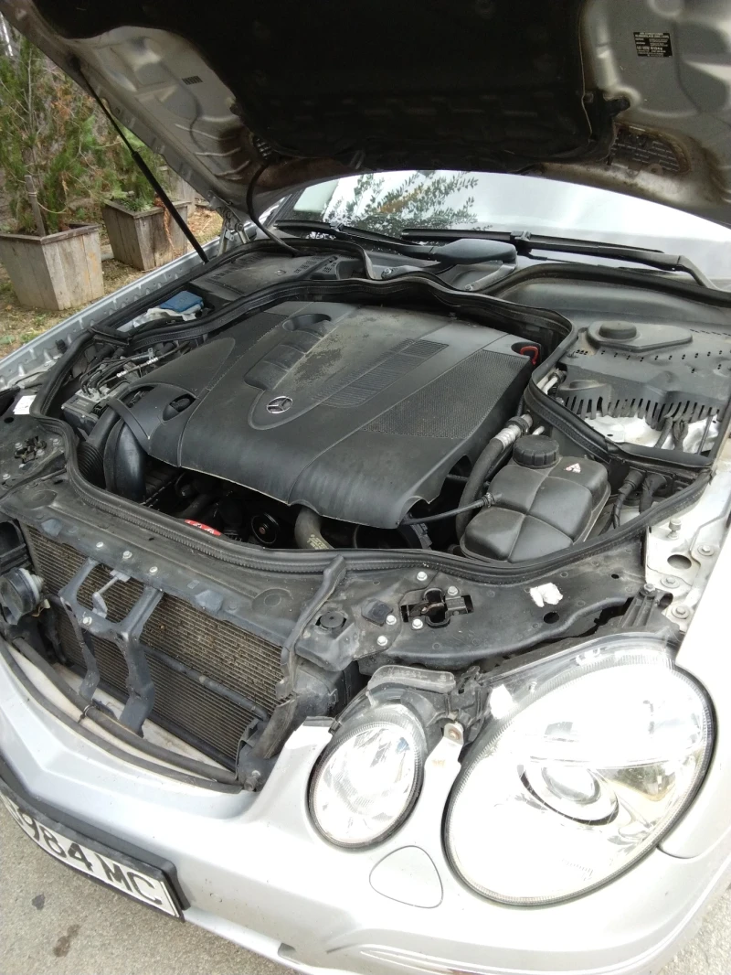 Mercedes-Benz E 220, снимка 6 - Автомобили и джипове - 51550533