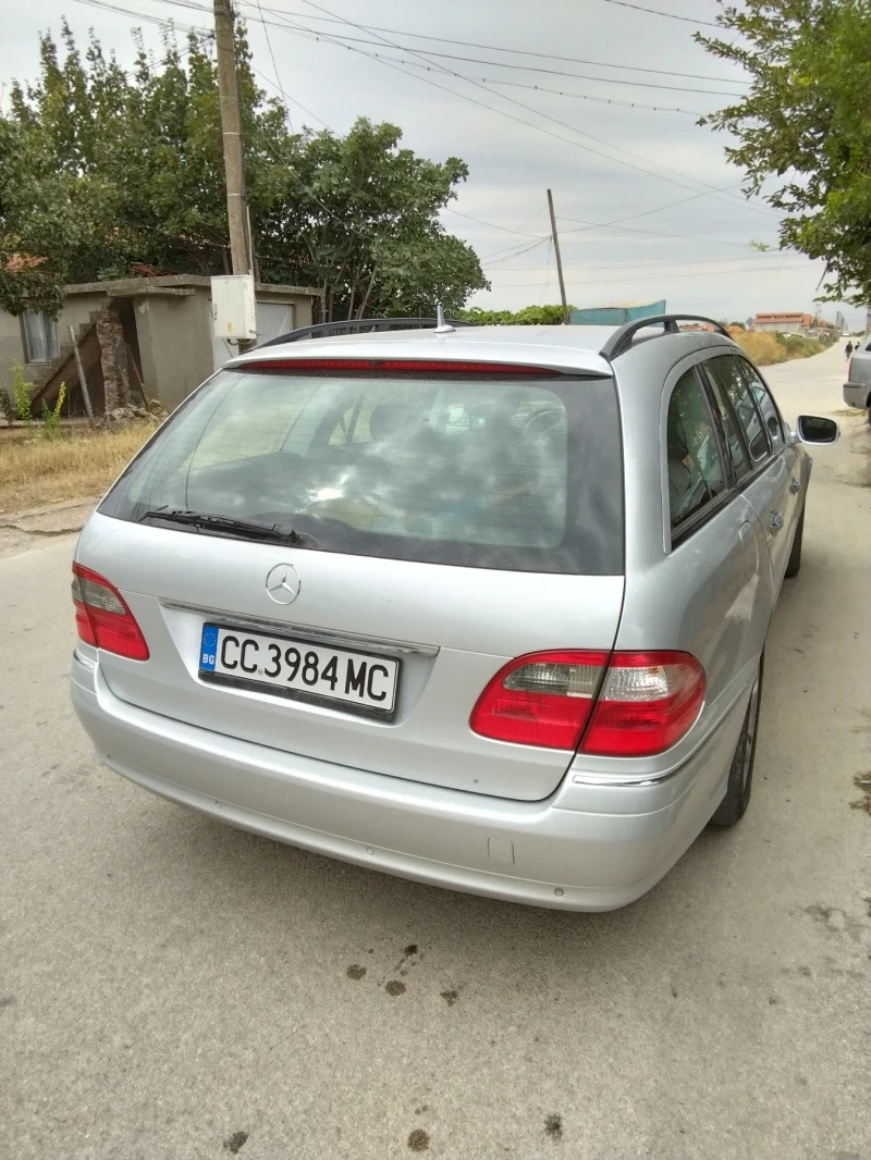 Mercedes-Benz E 220, снимка 13 - Автомобили и джипове - 51550533
