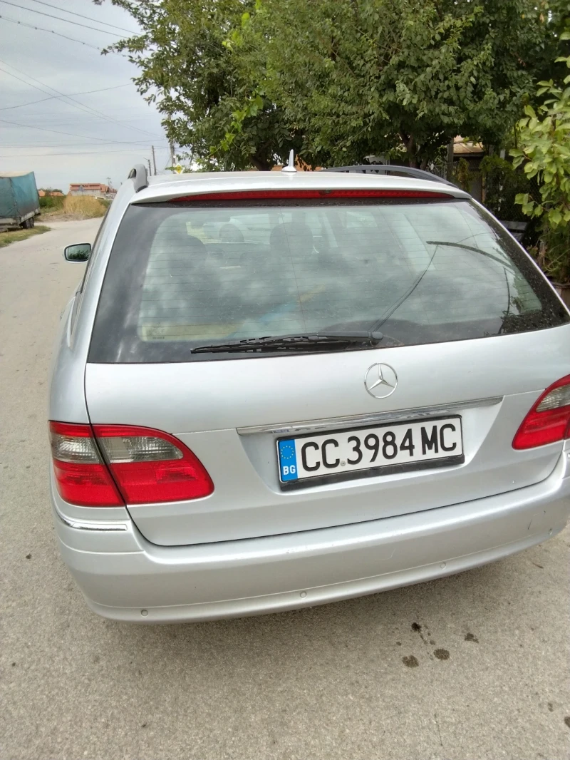 Mercedes-Benz E 220, снимка 12 - Автомобили и джипове - 51550533