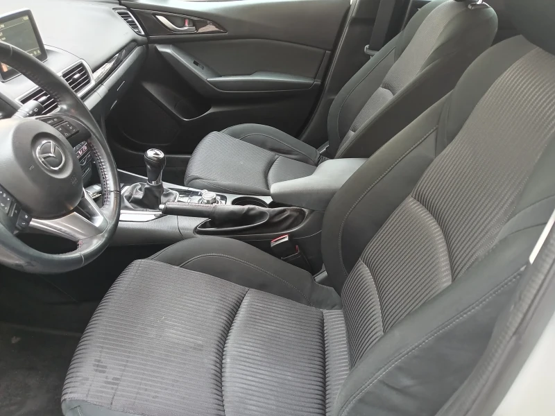 Mazda 3, снимка 8 - Автомобили и джипове - 52514251