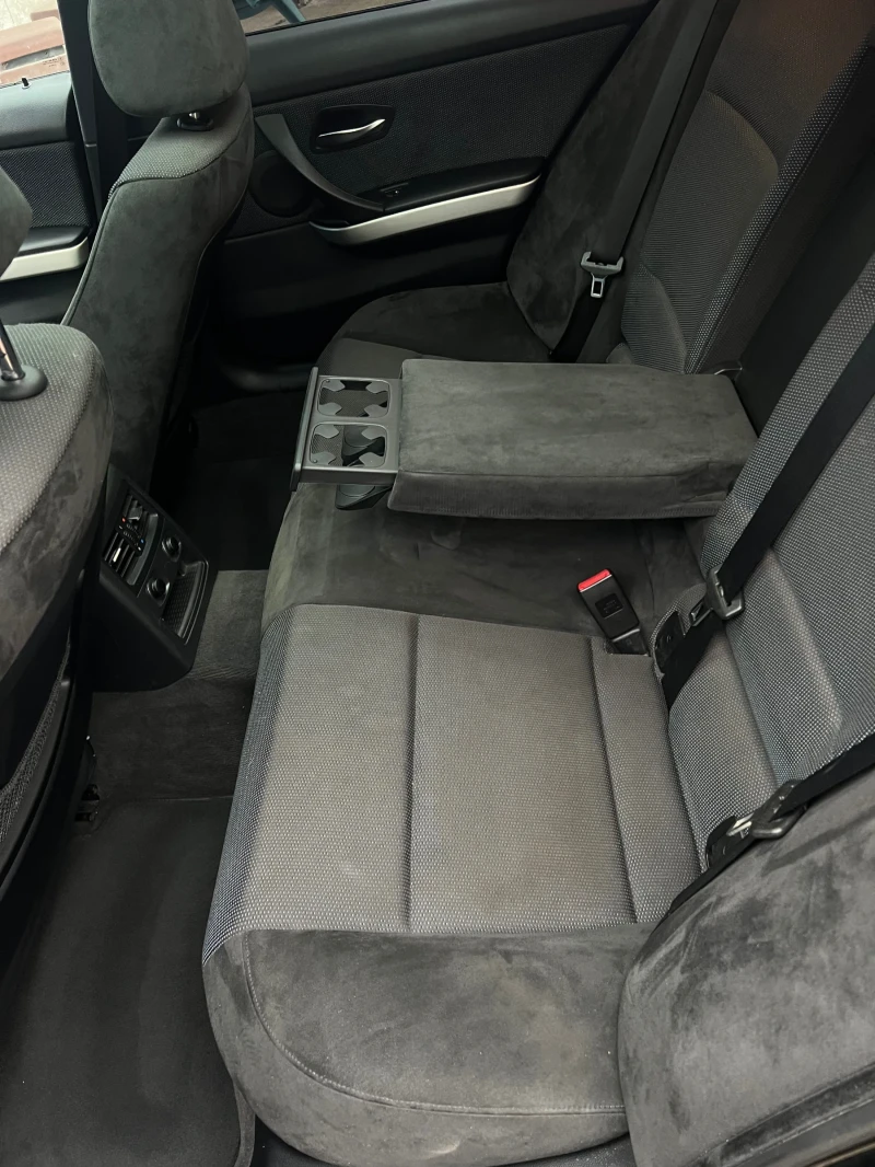 BMW 330 М-Пакет / Задно / Панорама, снимка 12 - Автомобили и джипове - 52704687