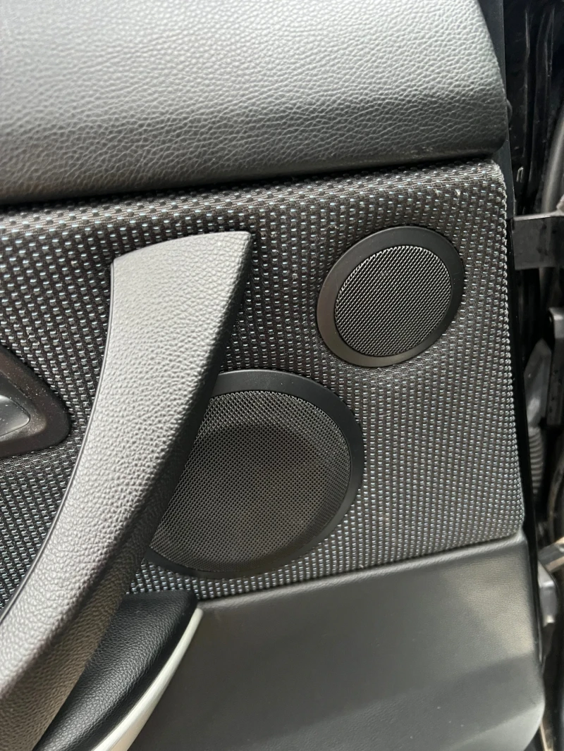 BMW 330 М-Пакет / Задно / Панорама, снимка 15 - Автомобили и джипове - 52704687