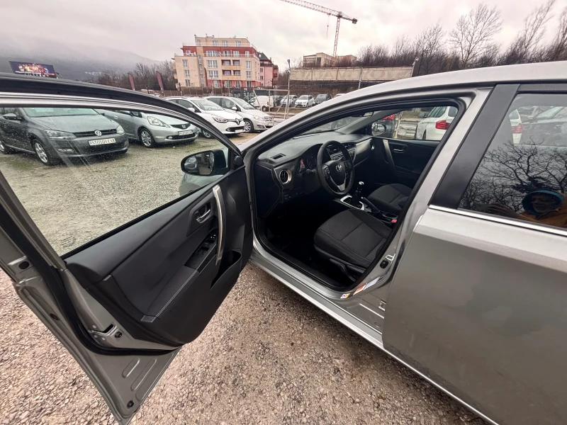 Toyota Auris 1.6 VALVEMATIC, снимка 14 - Автомобили и джипове - 53244595
