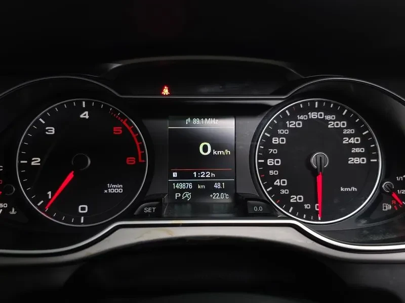 Audi A4 2.0 TDI Dynamic B8, снимка 8 - Автомобили и джипове - 53267572