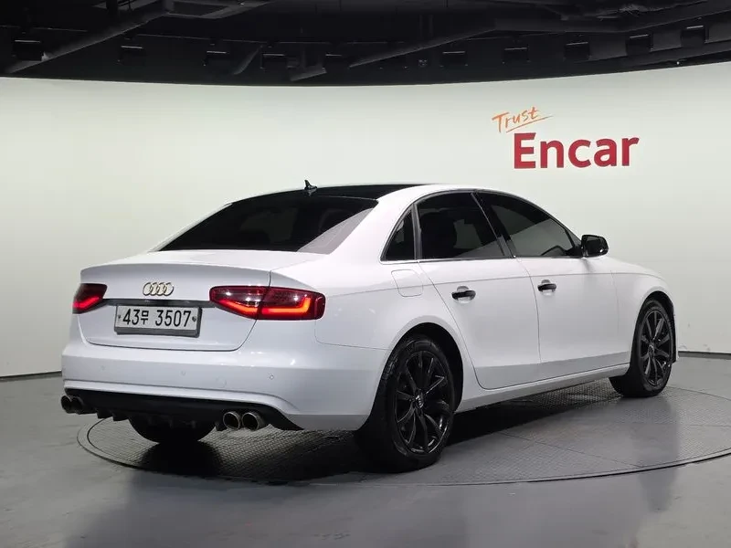 Audi A4 2.0 TDI Dynamic B8, снимка 2 - Автомобили и джипове - 53267572