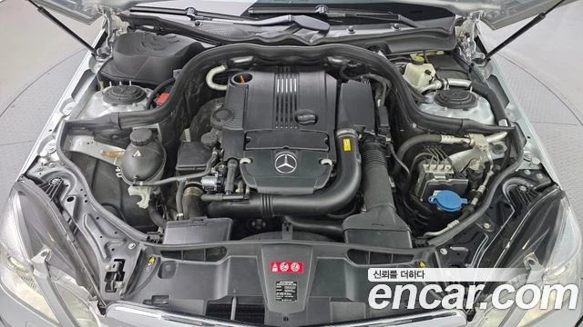 Mercedes-Benz E 200, снимка 6 - Автомобили и джипове - 56077577
