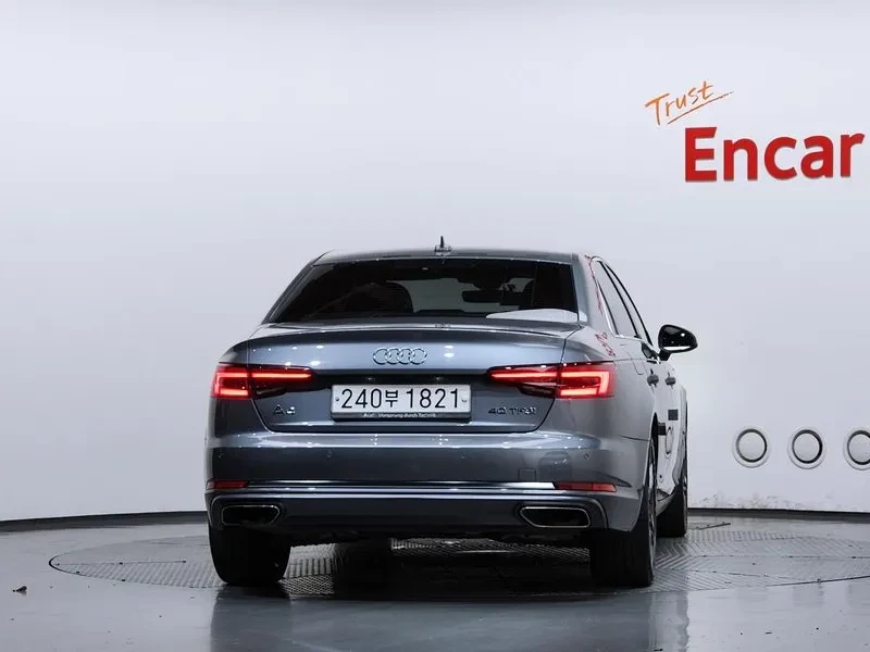 Audi A4 40 TFSI , снимка 8 - Автомобили и джипове - 56325251