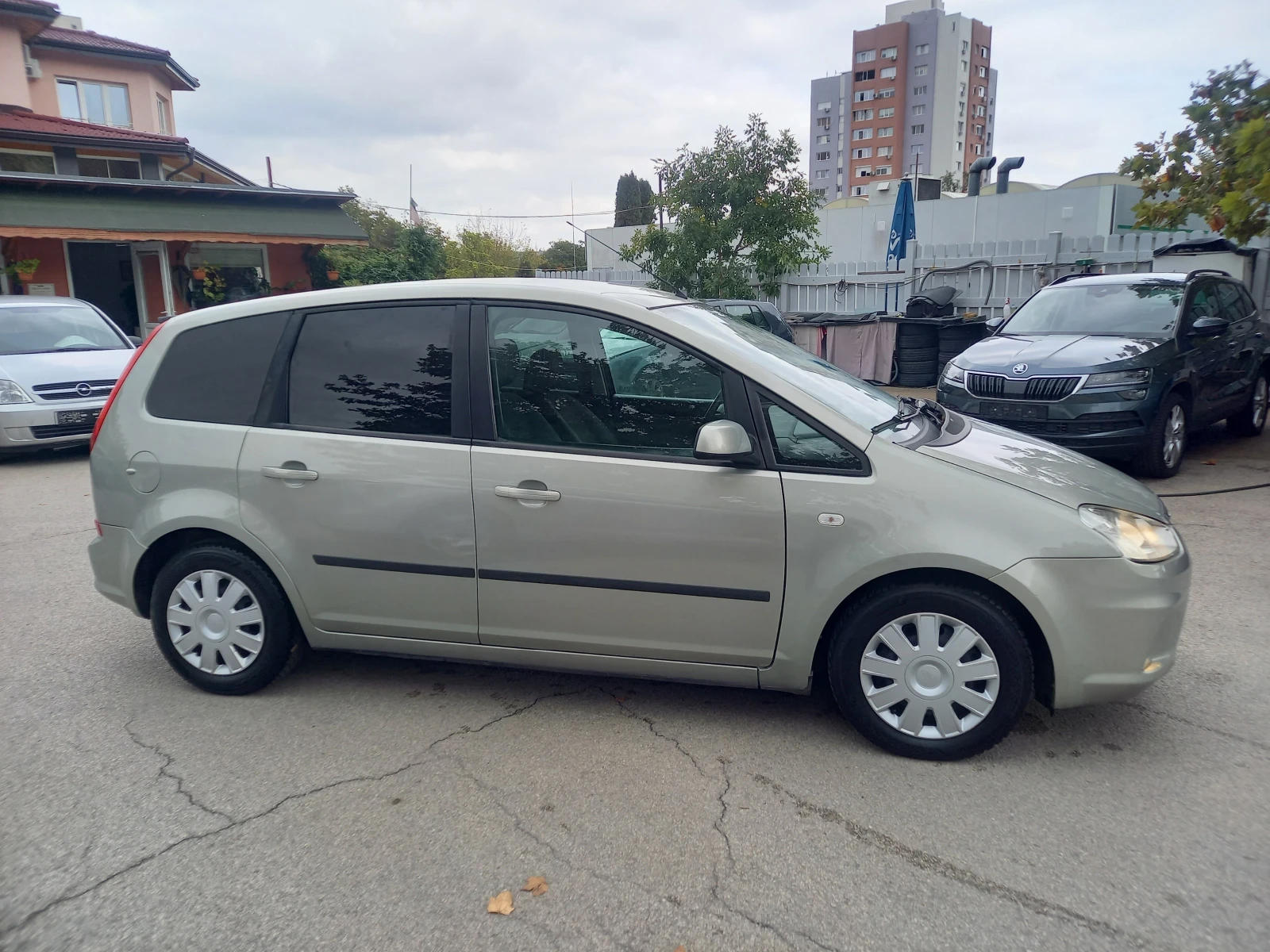 Ford C-max 1.6 BARTER 90 - изображение 4