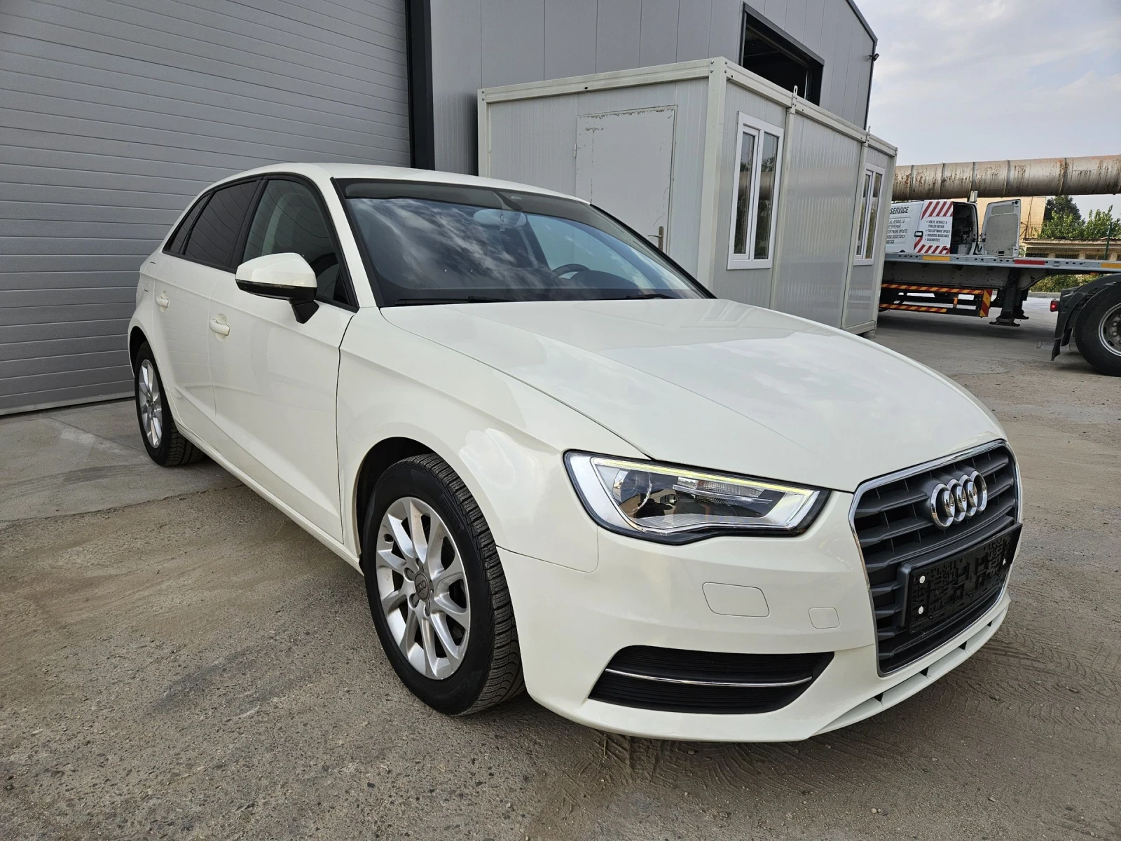 Audi A3 1.6 TDI LED - изображение 2