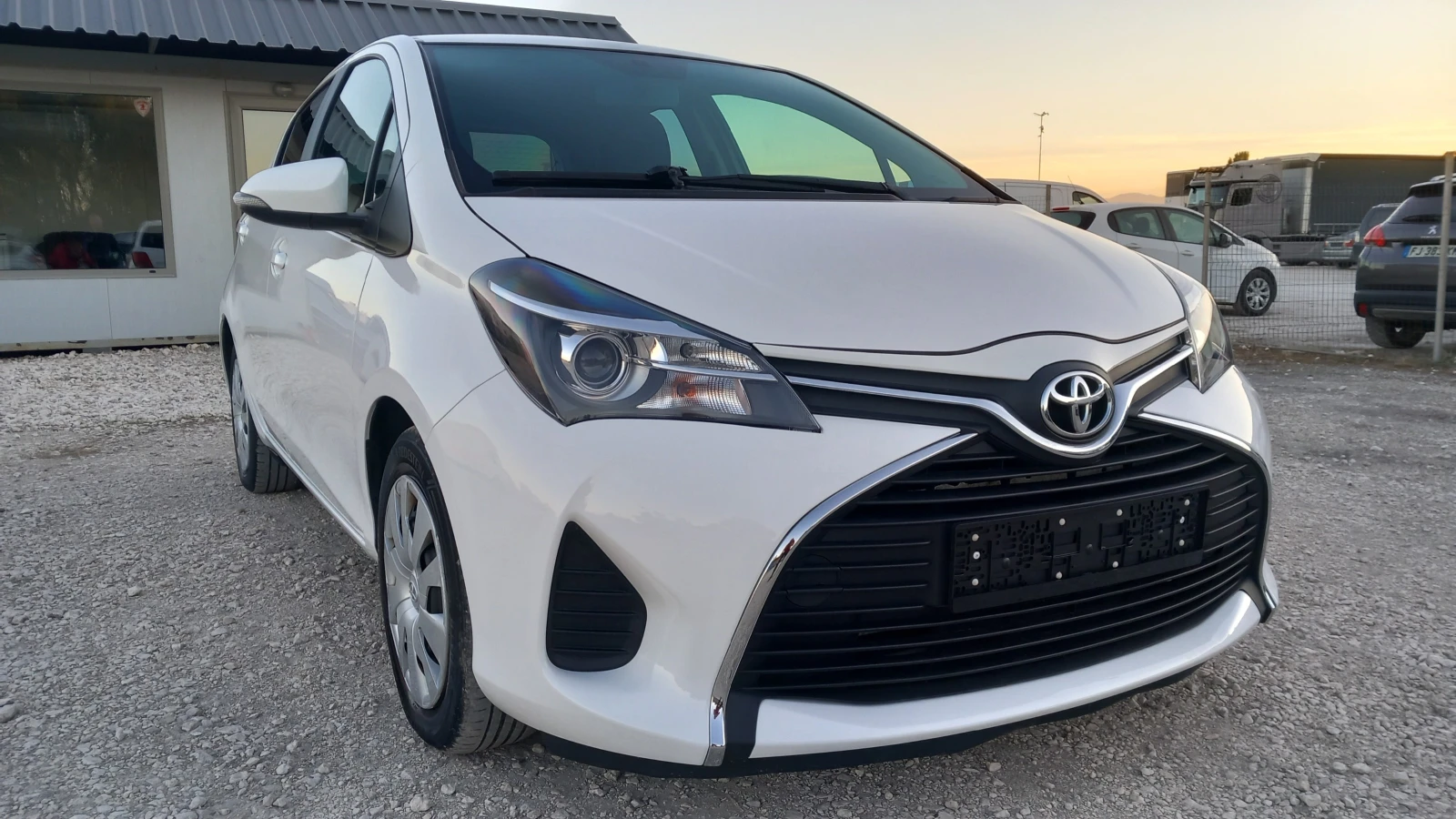 Toyota Yaris 1.4D-4D-EURO6/6ск./КЛИМАТРОНИК/НАВИГАЦИЯ/КАМЕРА  - изображение 2