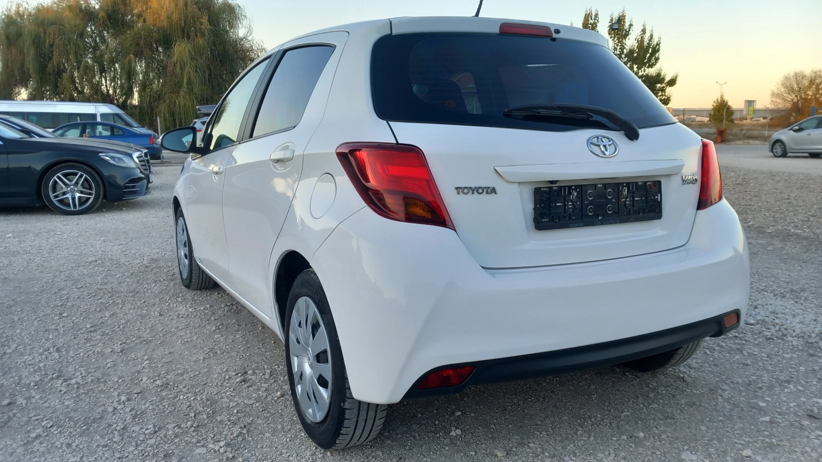 Toyota Yaris 1.4D-4D-EURO6/6ск./КЛИМАТРОНИК/НАВИГАЦИЯ/КАМЕРА  - изображение 3