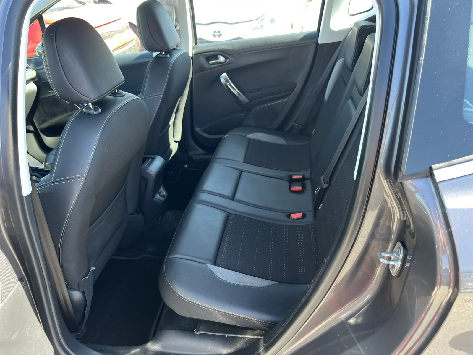 Peugeot 2008 1.2i- 98000км- NAVI-ALLURE!!!!! - изображение 9