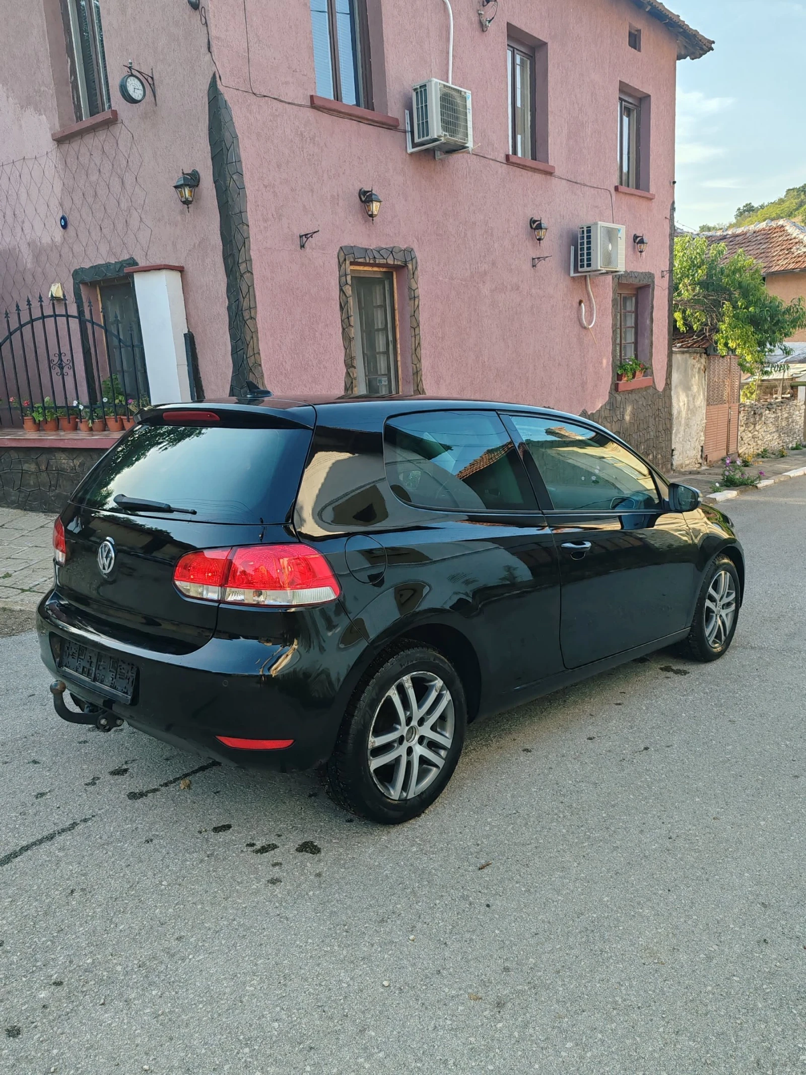 VW Golf КАПАРЕНА ПРОДАДЕНА  - изображение 2