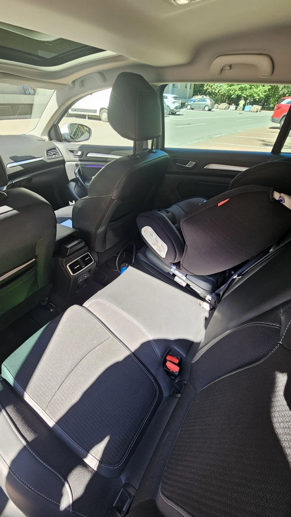 Renault Megane E-TECH Plug-in 160  - изображение 5