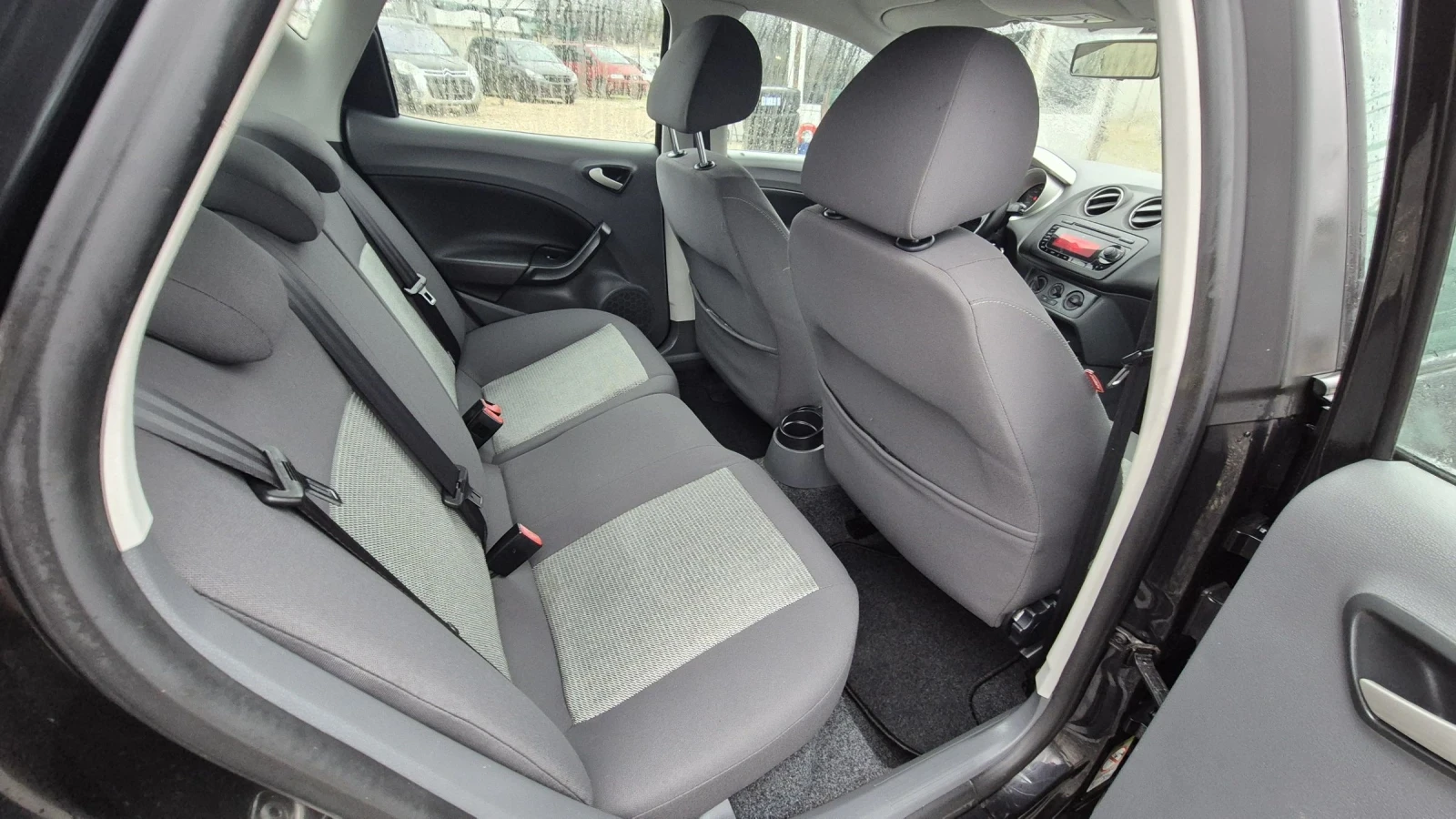 Seat Ibiza 1.6 TDI  | Mobile.bg   14