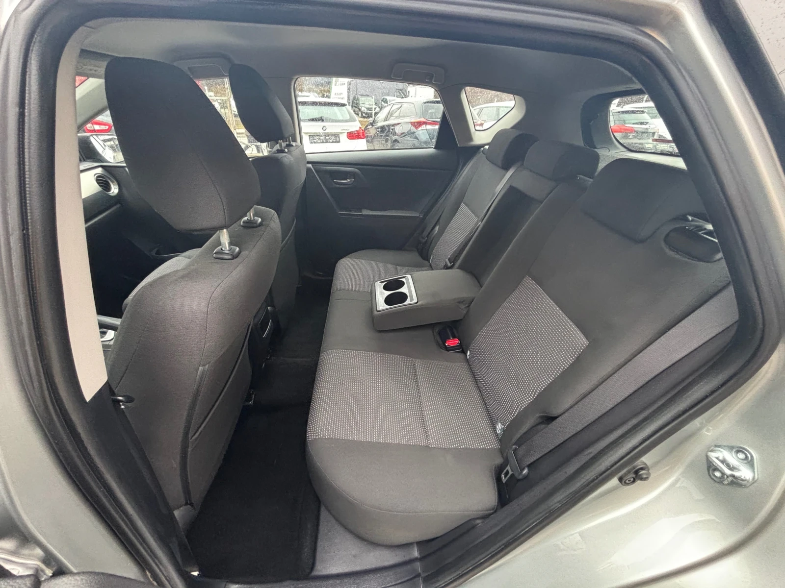 Toyota Auris 1.6 VALVEMATIC - изображение 9