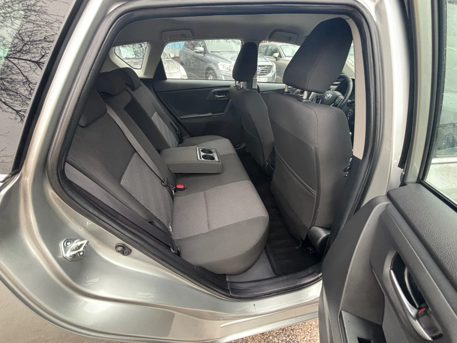 Toyota Auris 1.6 VALVEMATIC - изображение 10