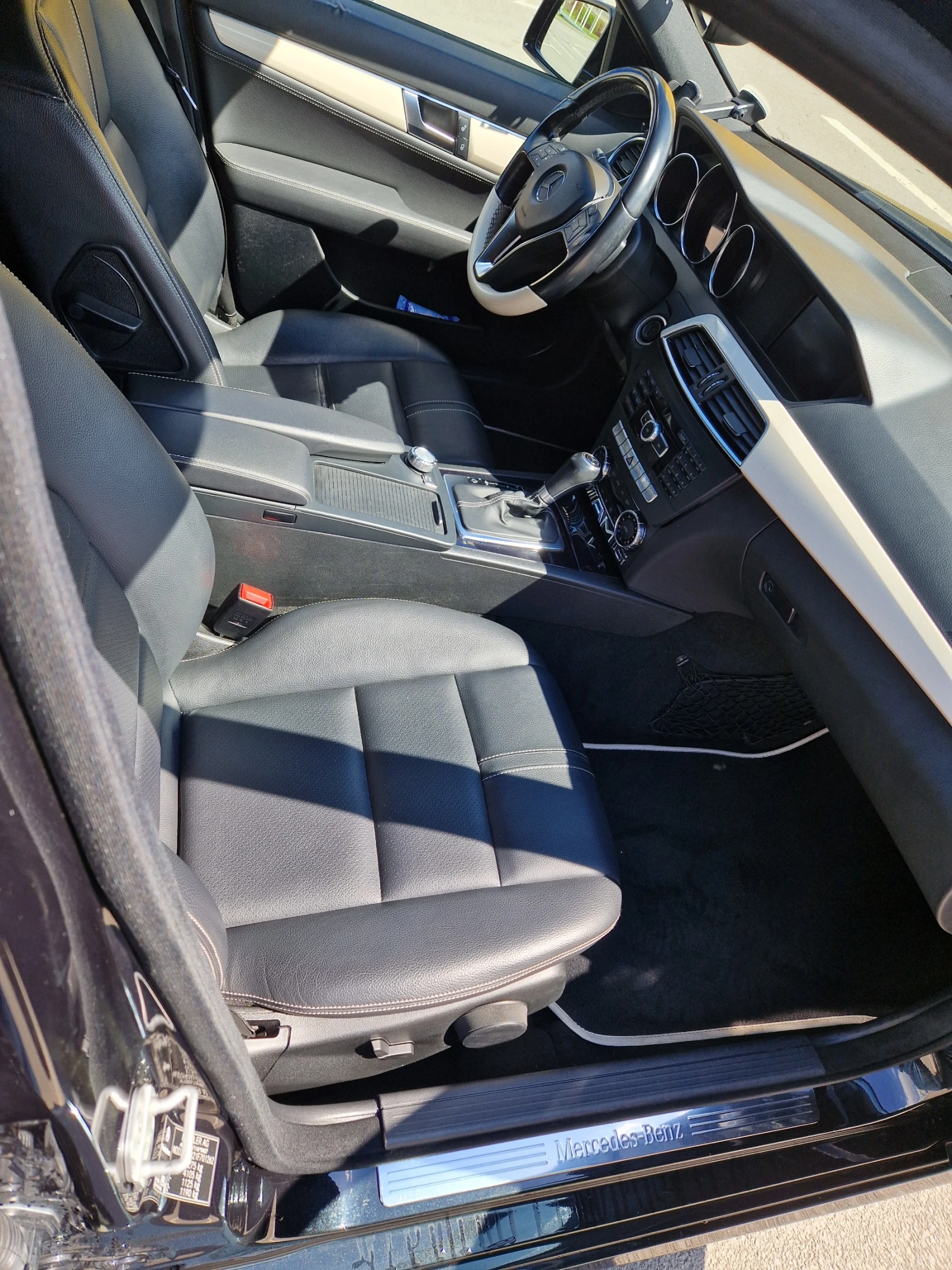 Mercedes-Benz C 250 4 Matic - AMG Package, снимка 12 - Автомобили и джипове - 54309596