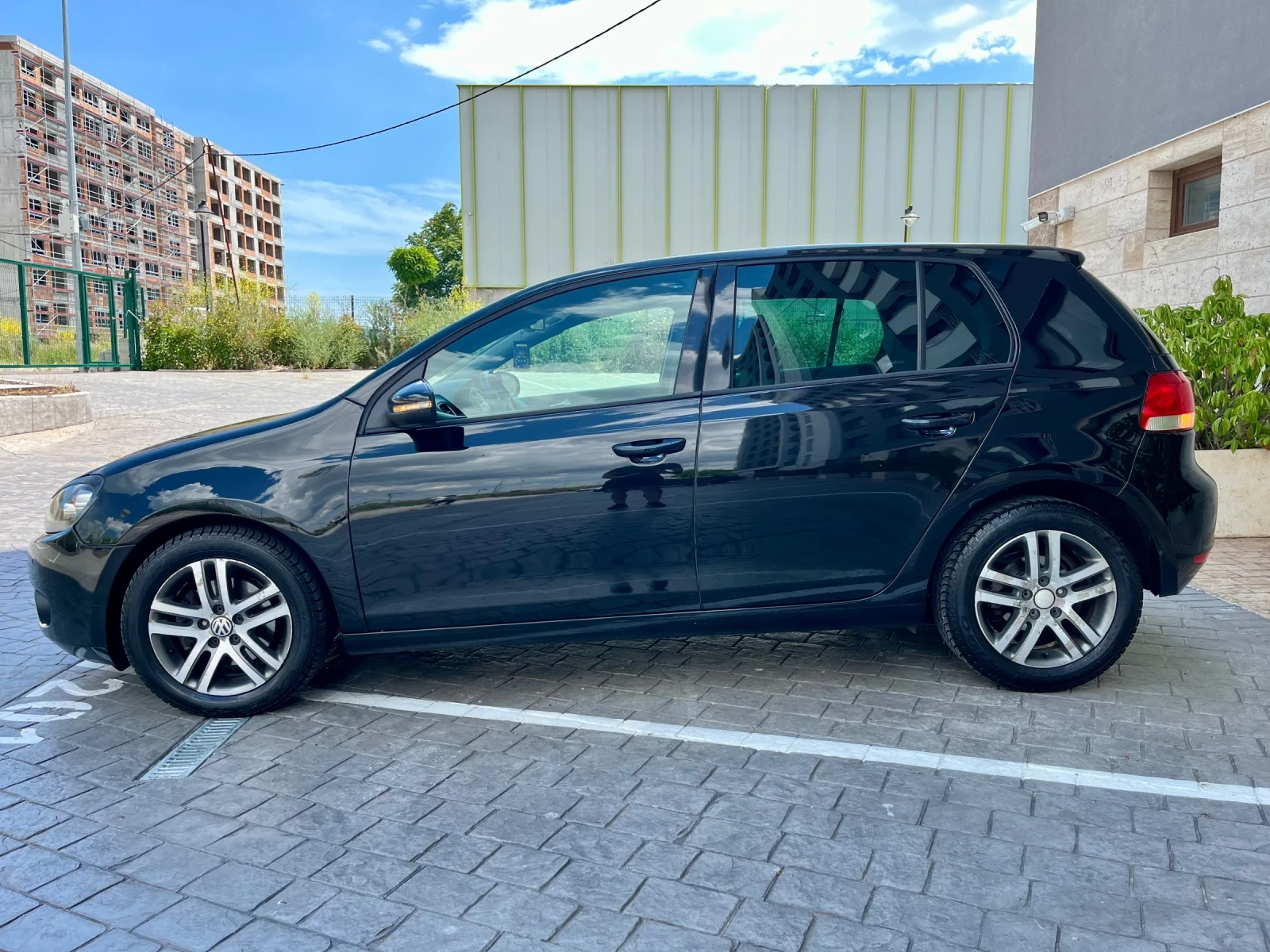 VW Golf 2.0TDI 140кс * Автомат DSG 6* NAVI* Multi, снимка 3 - Автомобили и джипове - 54958002