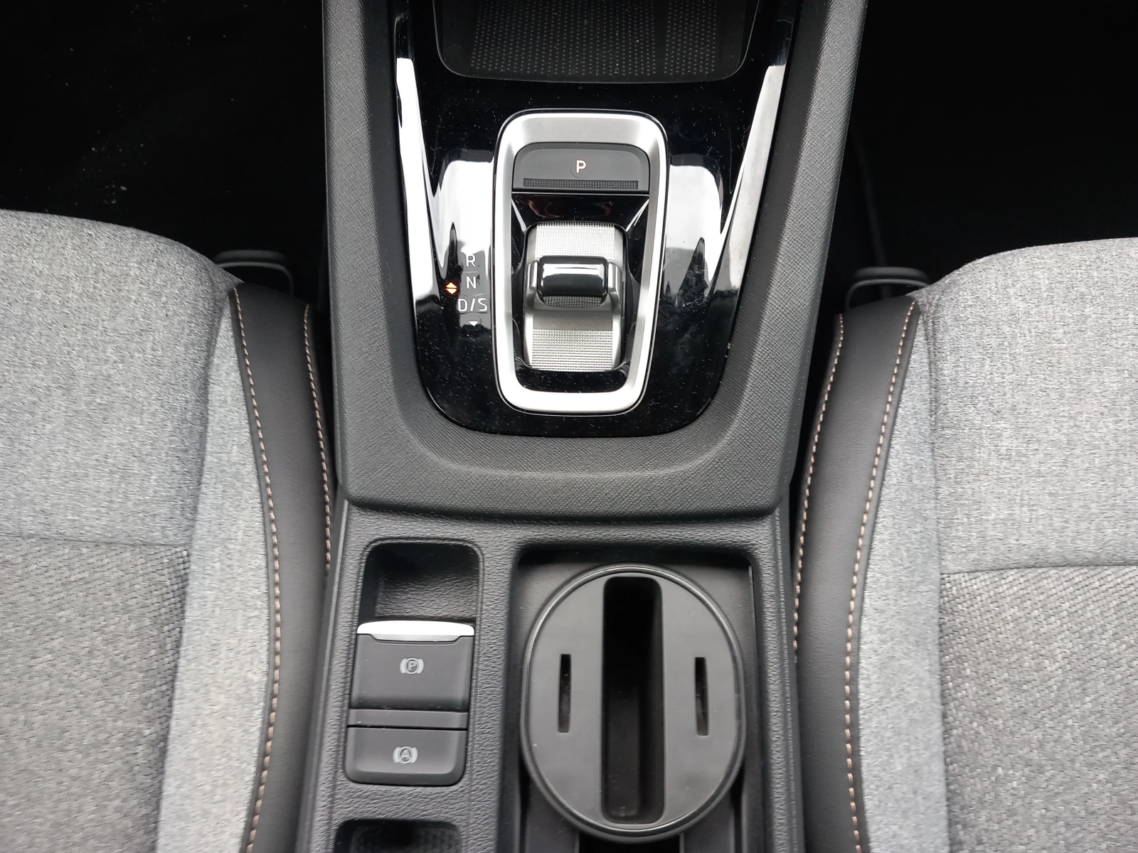 Skoda Octavia 1.5TSI/M-HEV, снимка 11 - Автомобили и джипове - 55103347