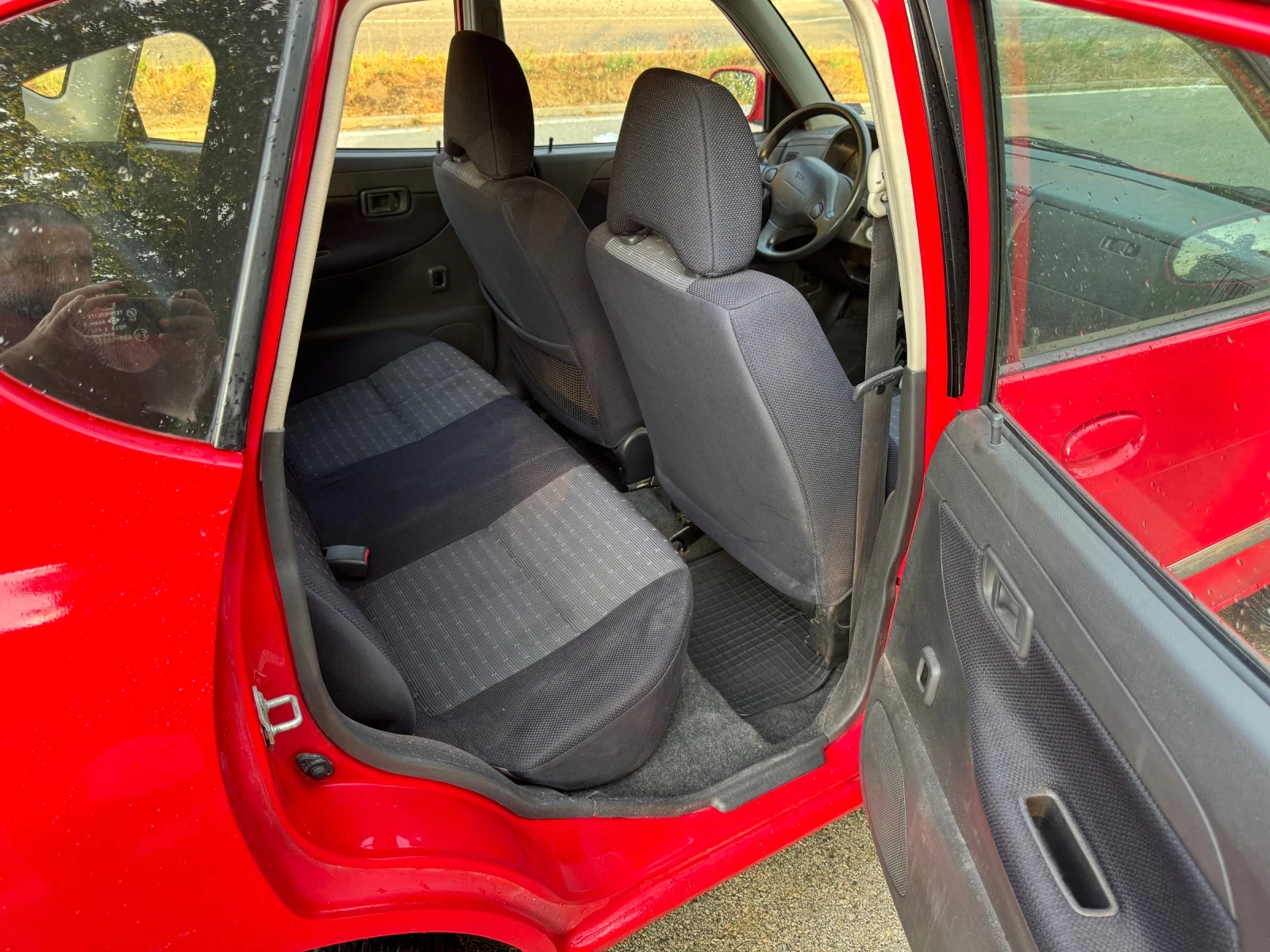 Daihatsu Sirion 1.0 Автоматик, снимка 16 - Автомобили и джипове - 55826568