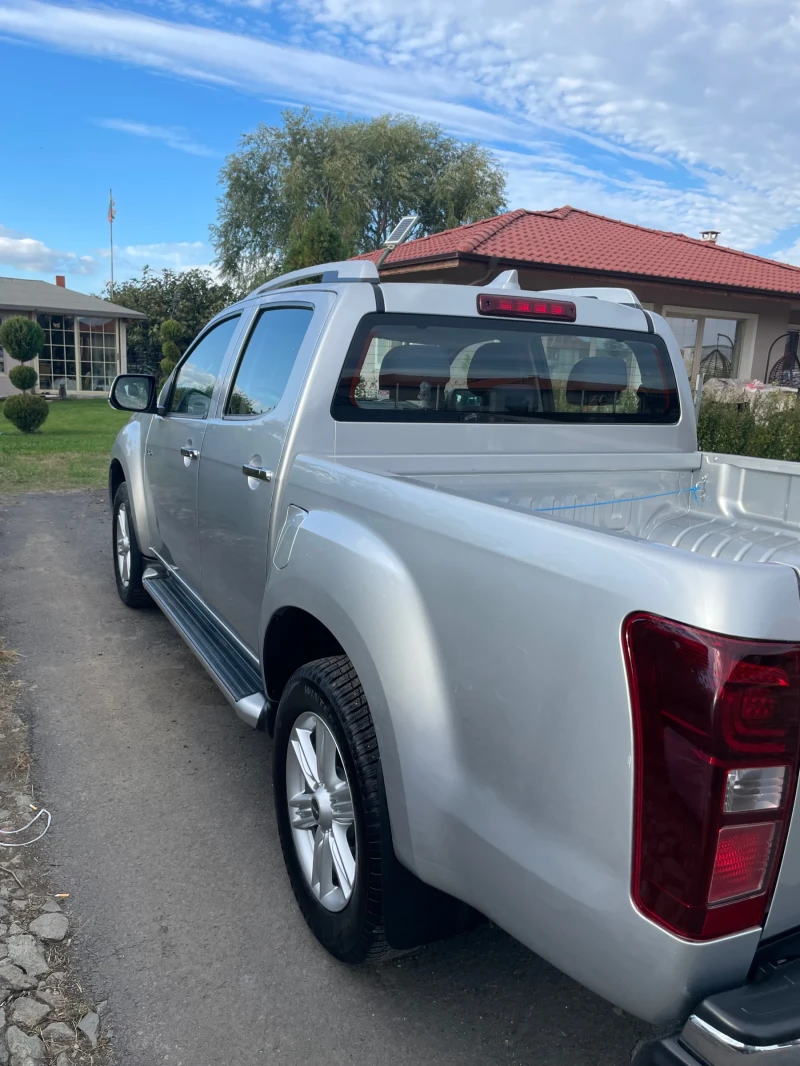 Isuzu D-max, снимка 5 - Автомобили и джипове - 48098180