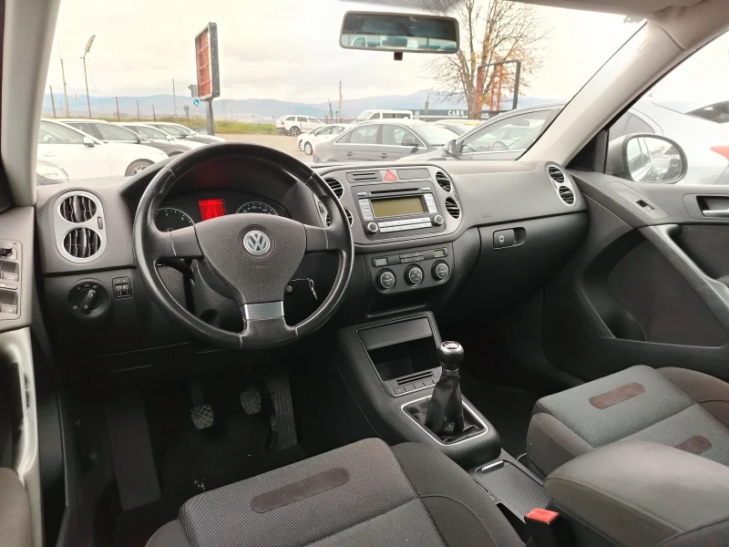VW Tiguan 2.0 TDI, снимка 10 - Автомобили и джипове - 52370074
