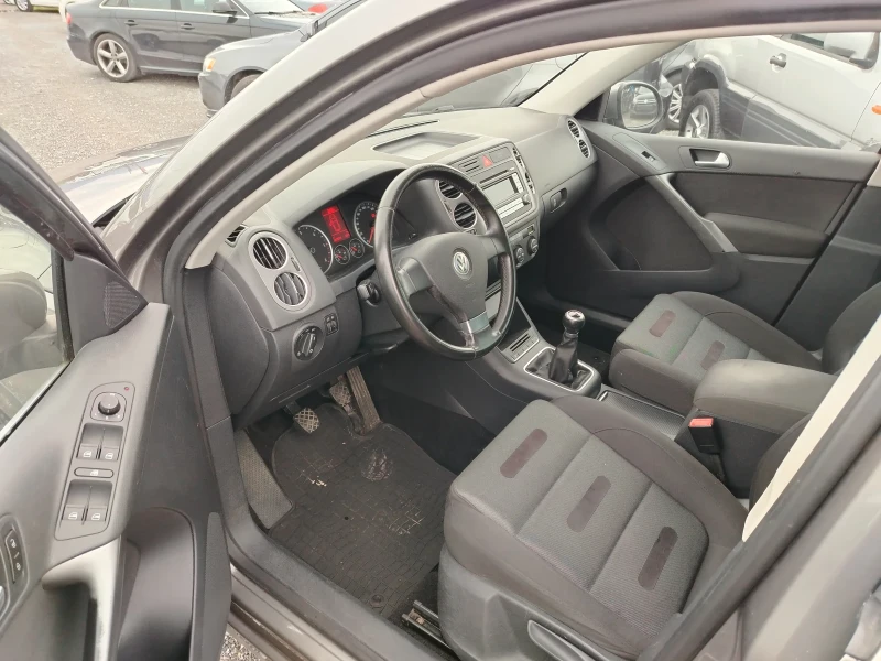 VW Tiguan 2.0 TDI, снимка 7 - Автомобили и джипове - 52370074