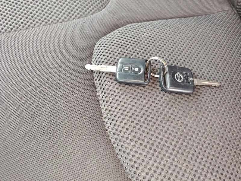 Nissan Navara ИТАЛИЯ, снимка 10 - Автомобили и джипове - 53293295