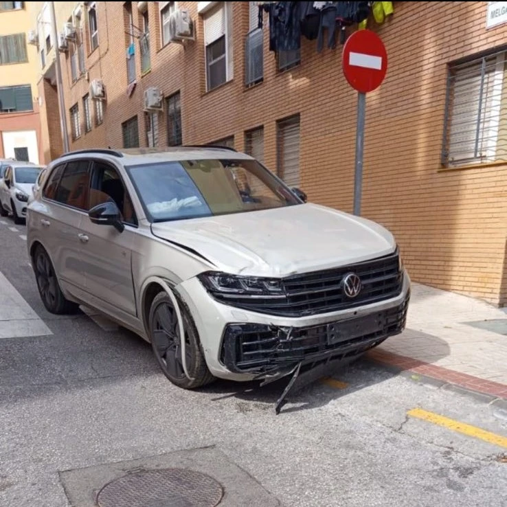 VW Touareg R 3.0TSIe | Mobile.bg   1