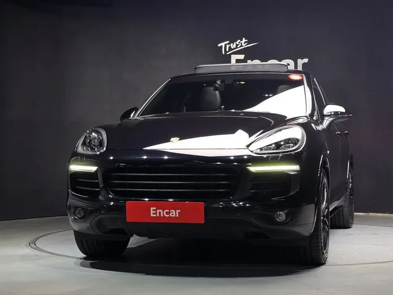 Porsche Cayenne 3.0 D/ BOSE/ PANO/ ПОДГРЕВ/ КАМЕРА, снимка 3 - Автомобили и джипове - 56723267