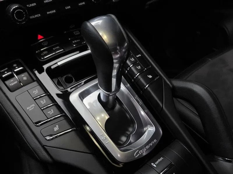 Porsche Cayenne 3.0 D/ BOSE/ PANO/ ПОДГРЕВ/ КАМЕРА, снимка 9 - Автомобили и джипове - 56723267