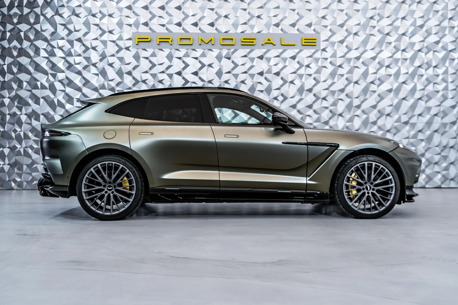 Aston Martin DBX 707 * Q Satin Titanium Grey*  - изображение 6