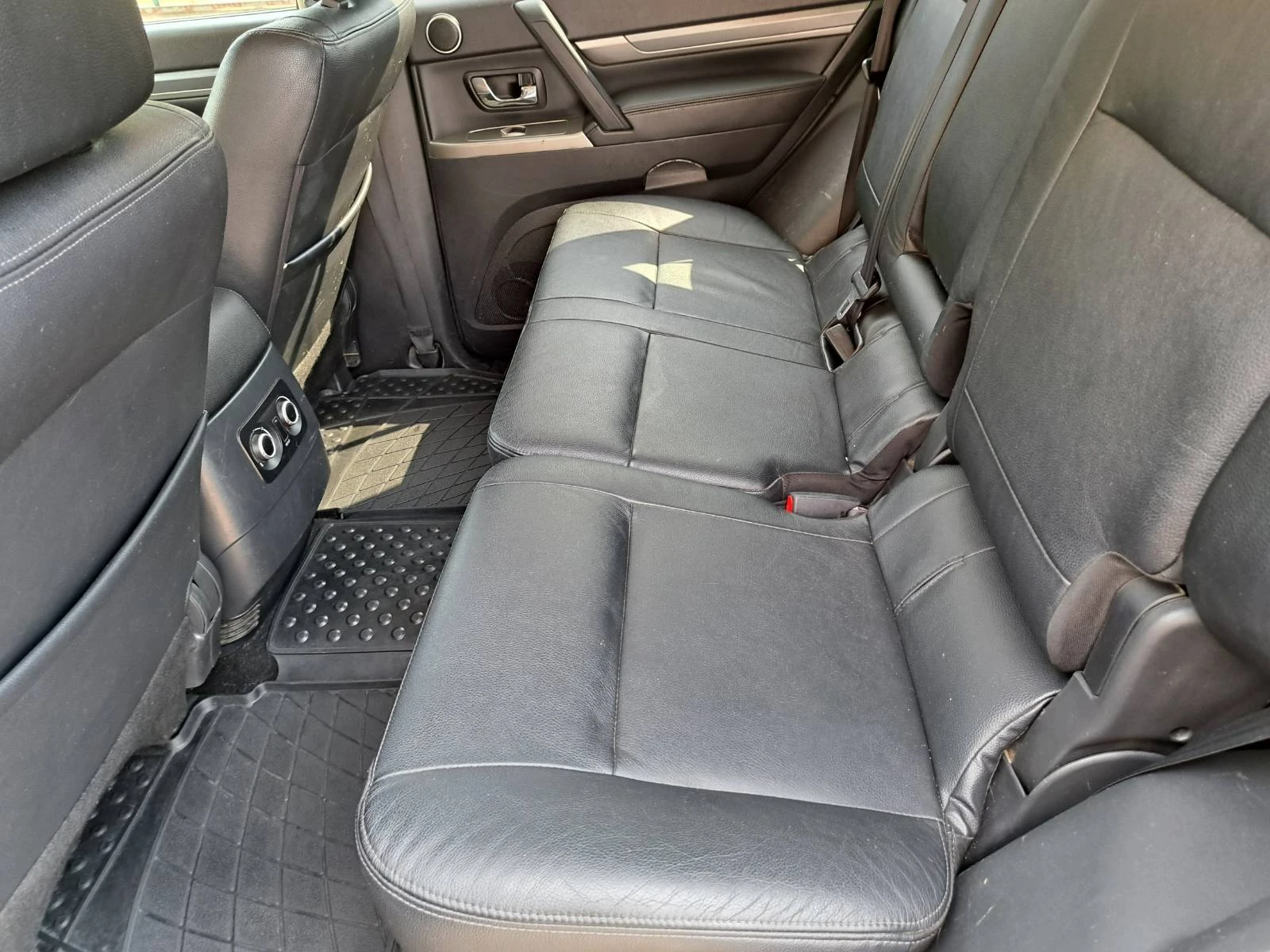 Mitsubishi Pajero IV  3.2 Di - DC - изображение 6