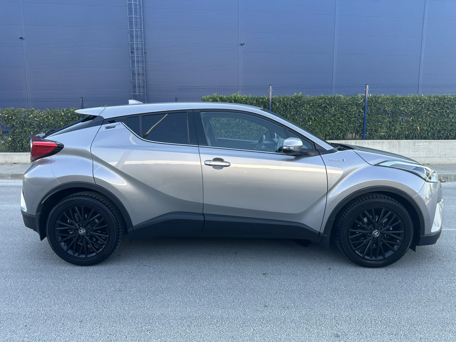 Toyota C-HR 1.8i HYBRID LOUNGE FULL/EURO6/LED/Камера  - изображение 3