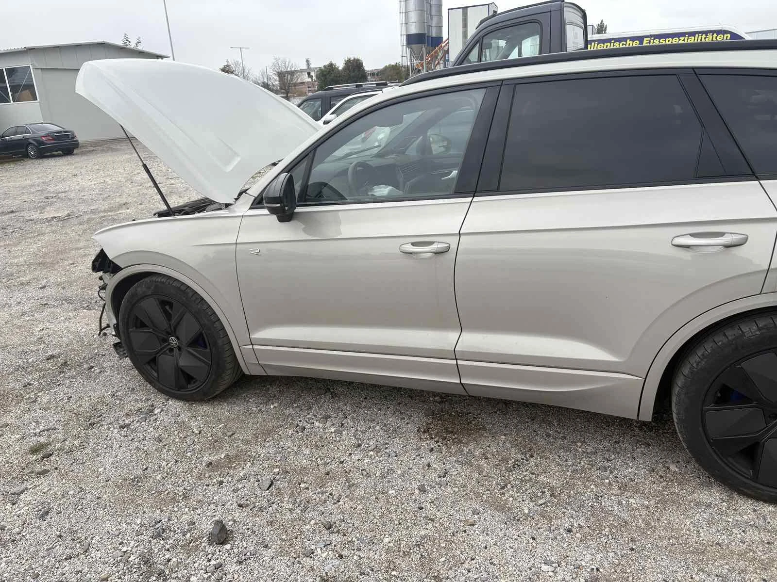 VW Touareg R 3.0TSIe | Mobile.bg   5