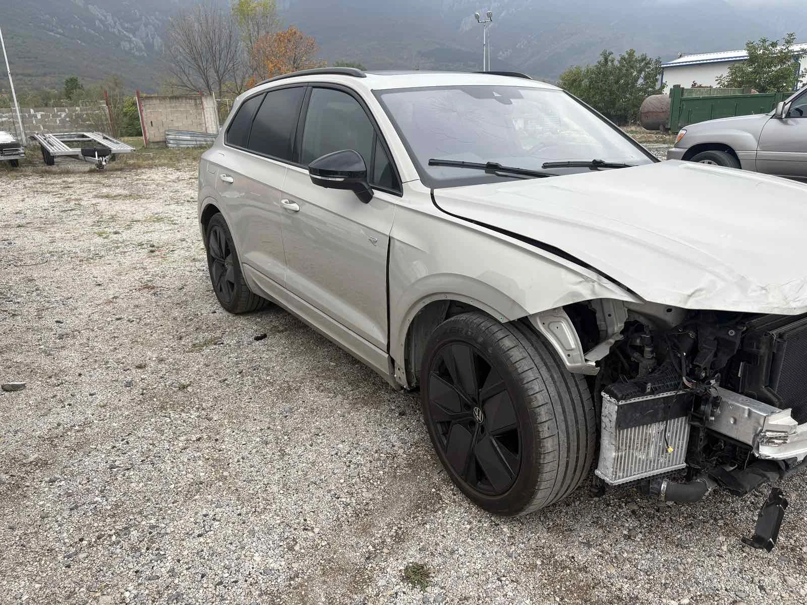 VW Touareg R 3.0TSIe | Mobile.bg   2