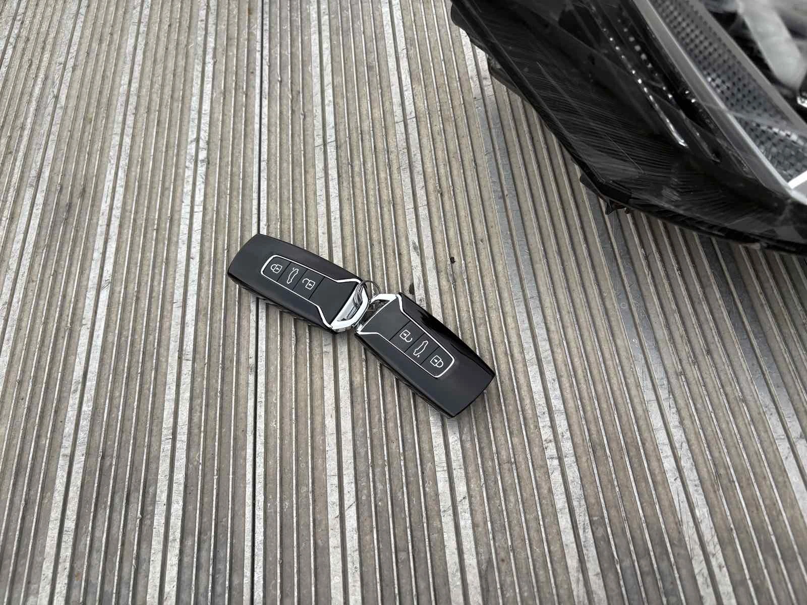 VW Touareg R 3.0TSIe | Mobile.bg   17