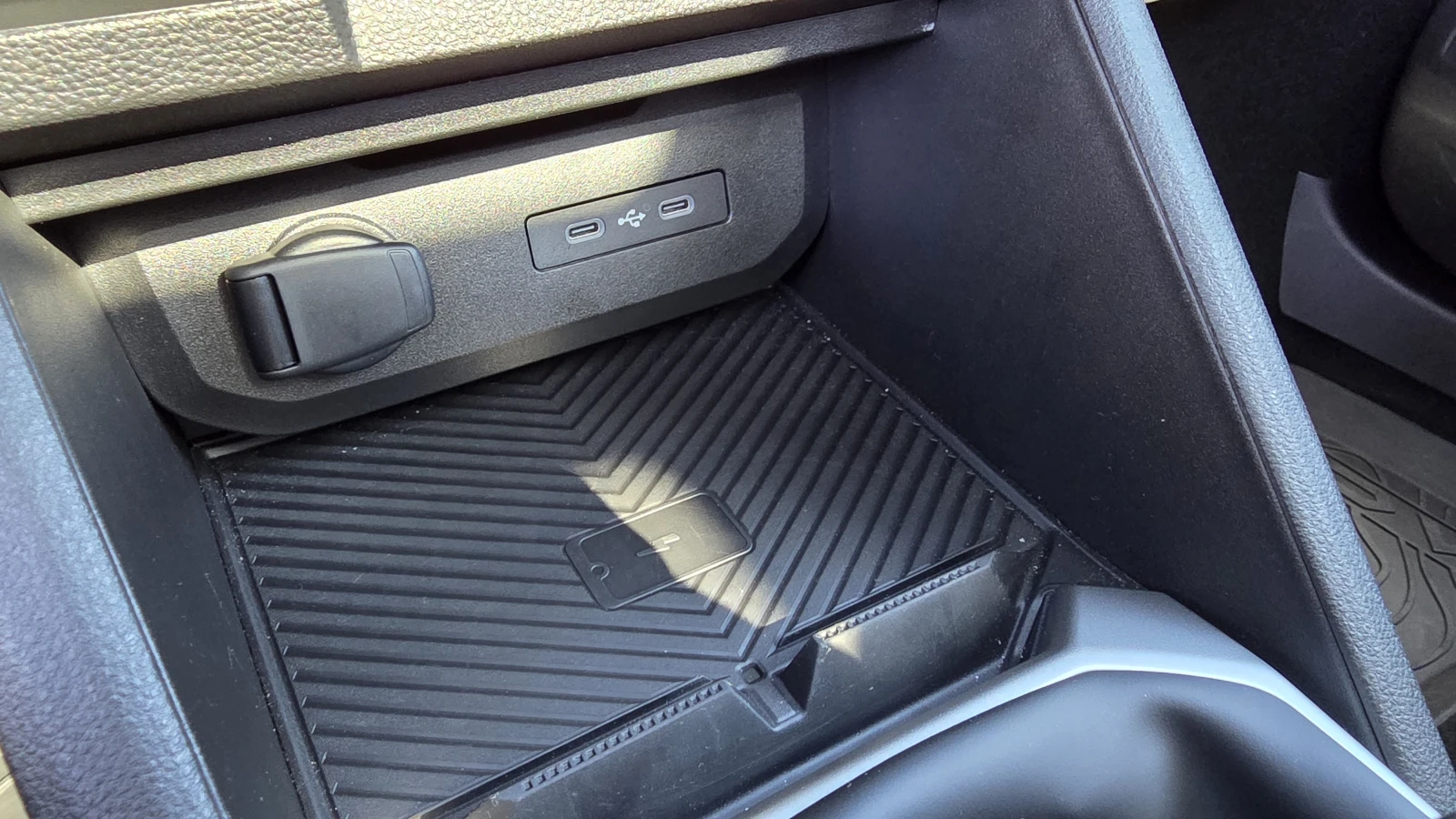 Dacia Bigster TCe 130 4x4  Extreme, снимка 14 - Автомобили и джипове - 53815164