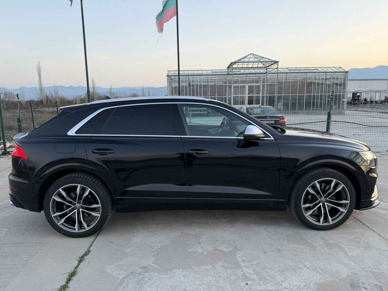 Audi SQ8 4.0 TDI V8 | quattro| Matrix, снимка 4 - Автомобили и джипове - 53823320