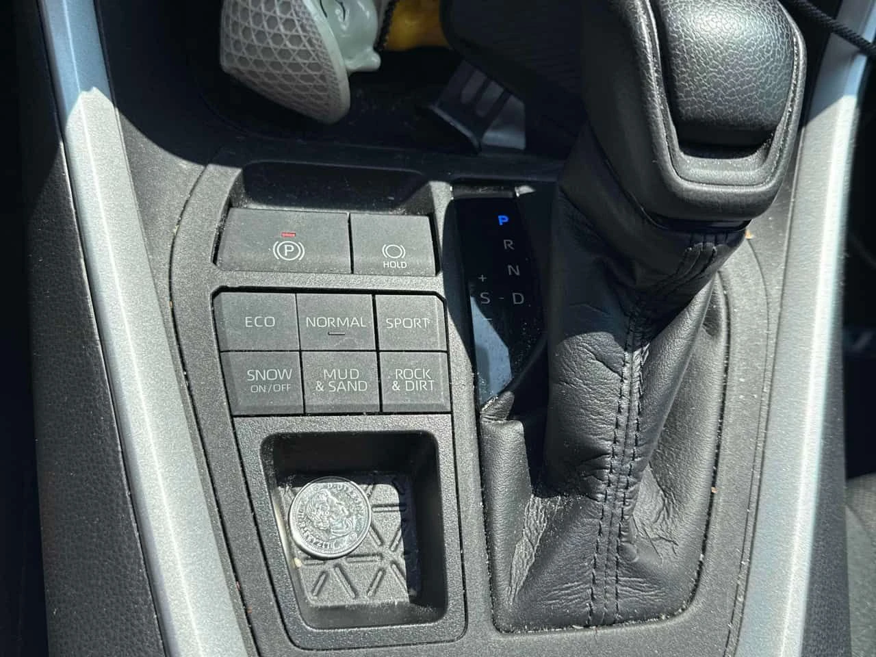 Toyota Rav4 * LE * CARFAX * ОПЦИЯ ЗА ФИНАНСИРАНЕ, снимка 13 - Автомобили и джипове - 55547736