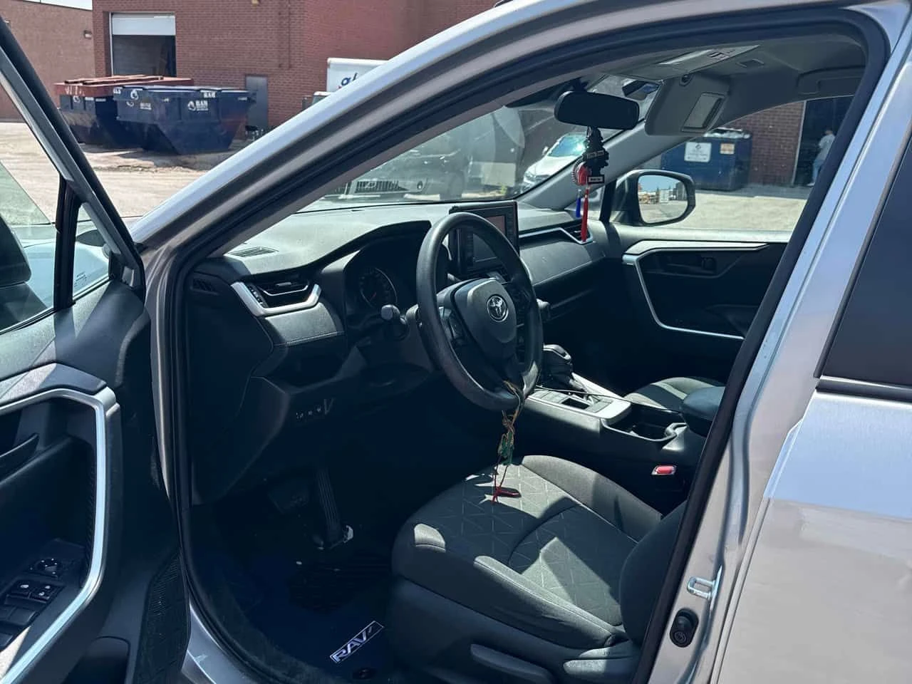 Toyota Rav4 * LE * CARFAX * ОПЦИЯ ЗА ФИНАНСИРАНЕ, снимка 5 - Автомобили и джипове - 55547736