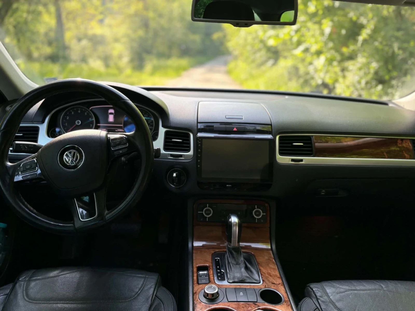 VW Touareg  Комфорт: Климатроник, Кожен салон, Ел.стъкла, Ел., снимка 3 - Автомобили и джипове - 55554455