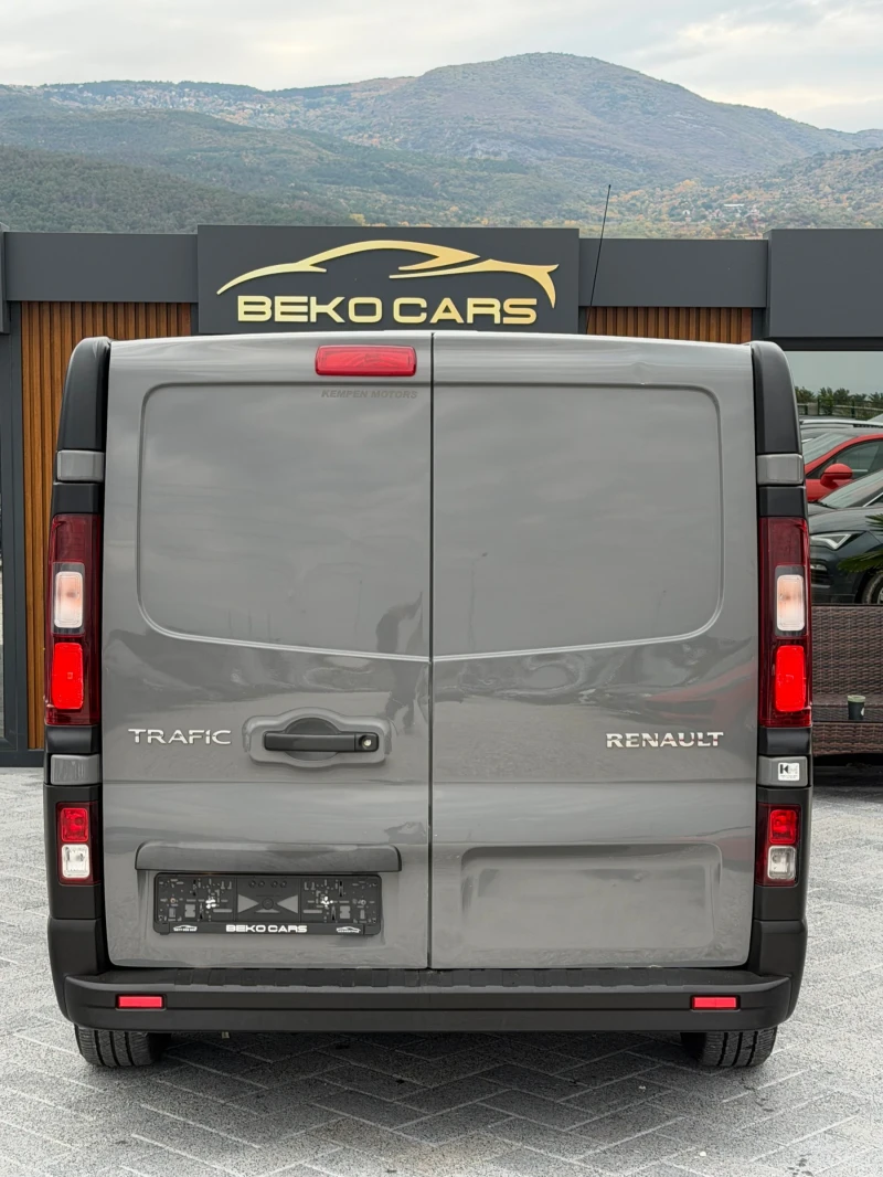 Renault Trafic 6-местен Без аналог!Нов внос от Белгия!, снимка 6 - Бусове и автобуси - 52737889