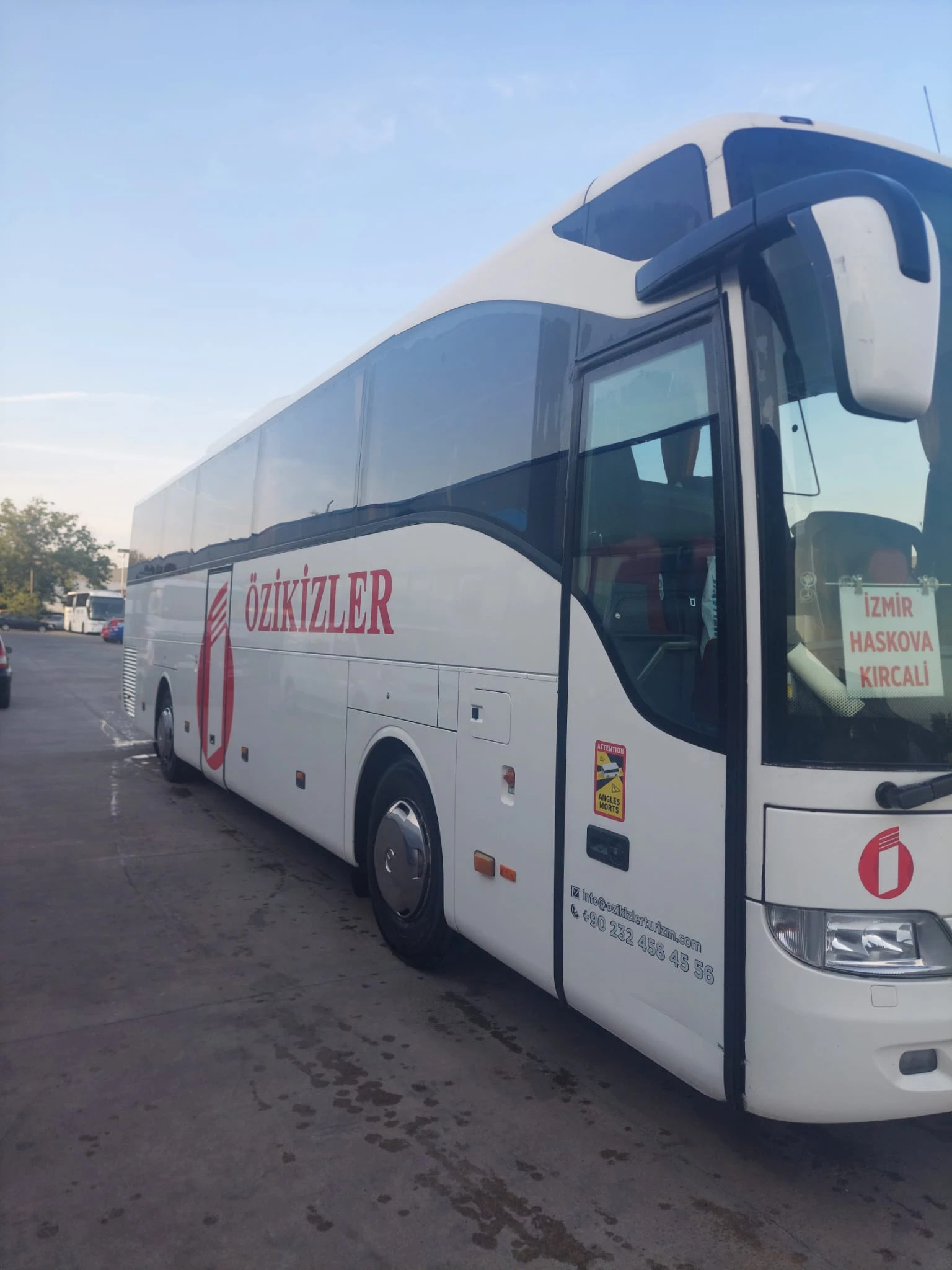 Mercedes-Benz Tourismo  - изображение 2